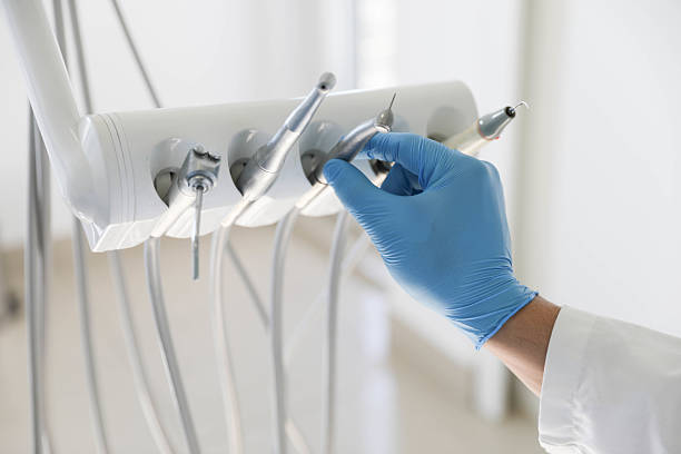 Professional Emergency Dentist technician working in Hoquiam, WA